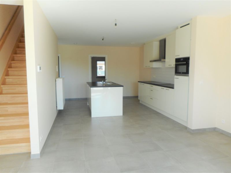 Instapklaar duplexappartement met 2 ruime slpks,  ruim terras (18m²), ondergrondse autostpl + kelder foto 6