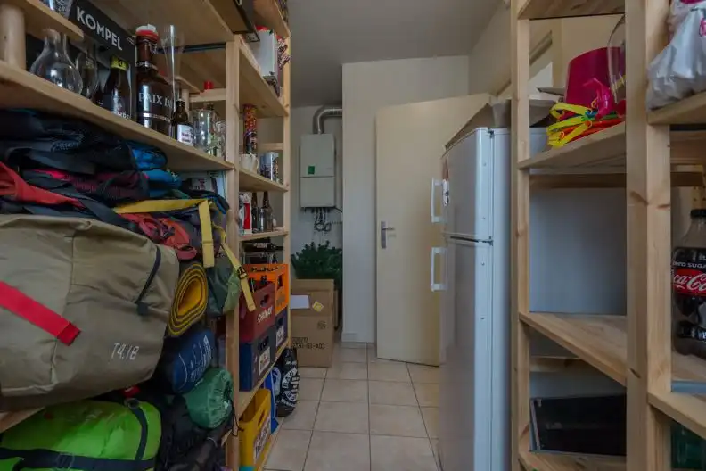 ZEER RUIM APPARTEMENT MET GARAGE, CENTRUM DIEST! foto 15