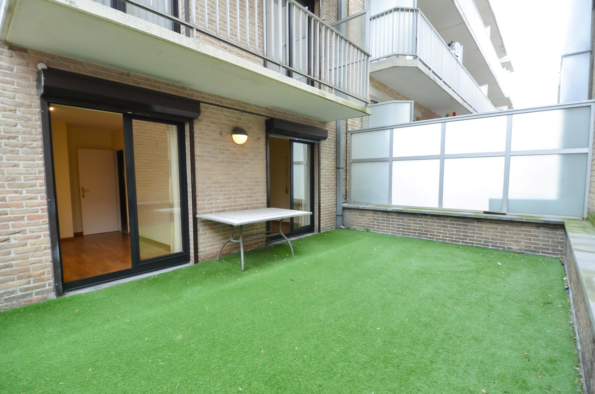 Lichtrijk hoekappartement met ruime terrassen gelegen in een klein residentie. foto 23