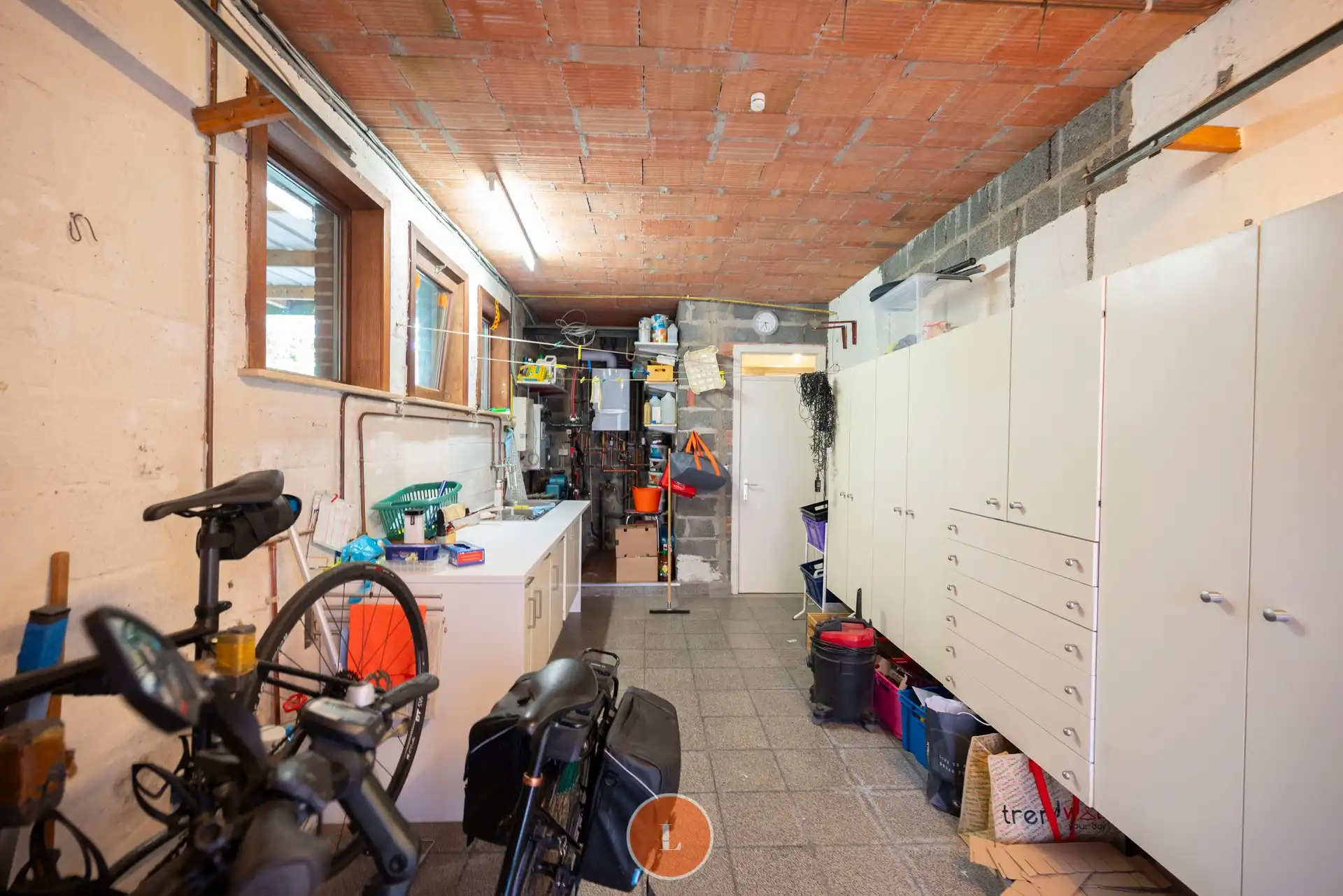 Alleenstaande woning in groene residentiële wijk foto 9