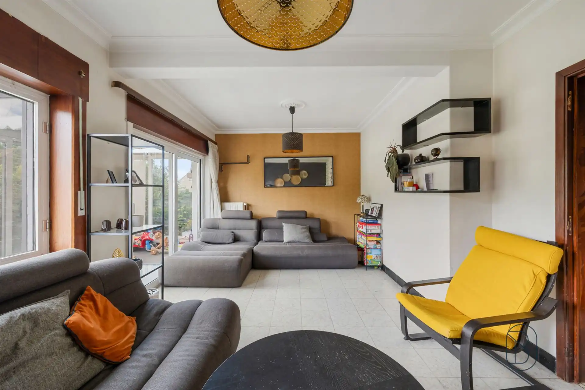 Bel-etagewoning met 3 slpk, garage en tuin in Vloesberg foto 5