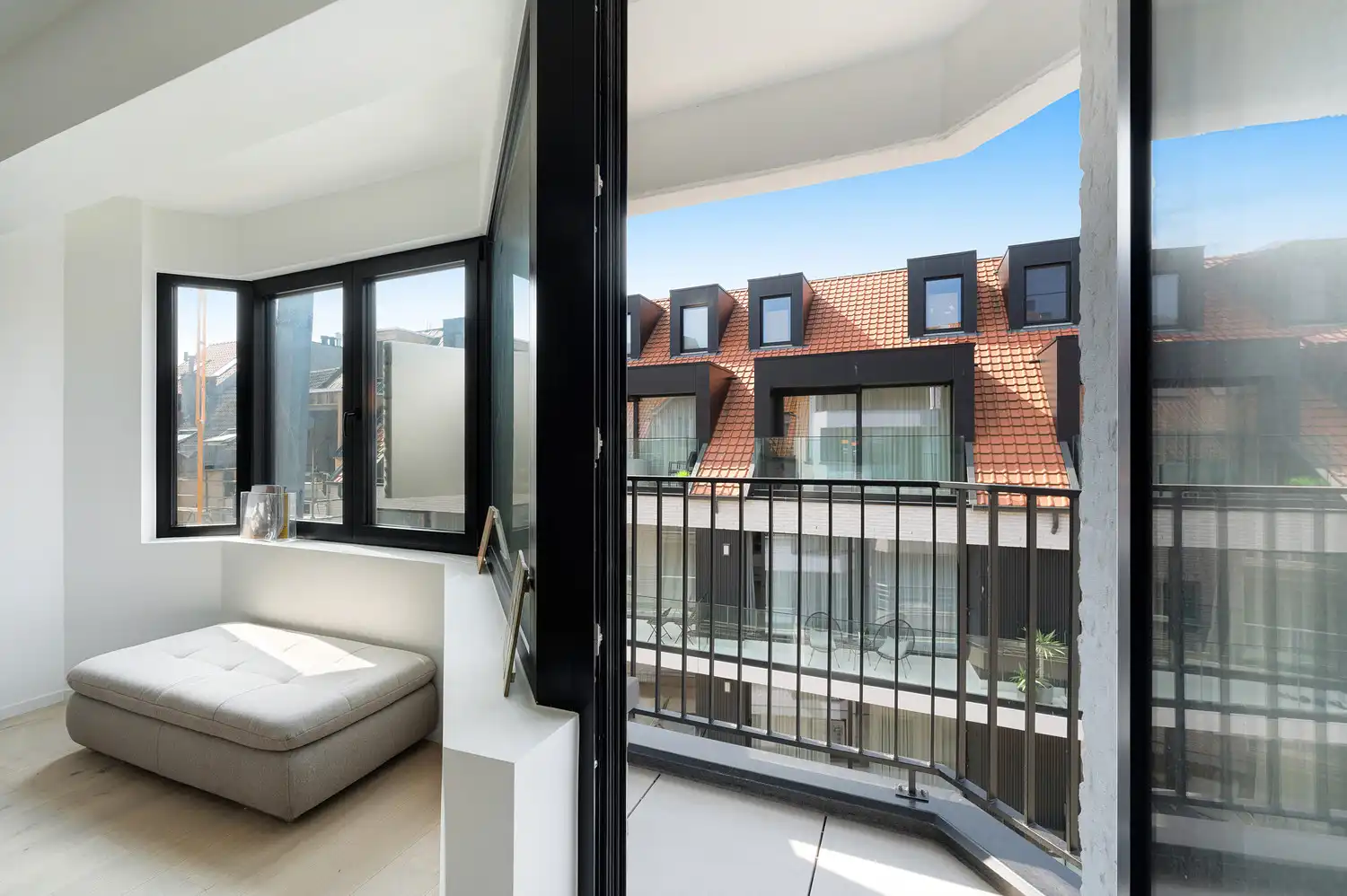 Vernieuwd en energiezuinig appartement vlakbij de Zeedijk foto 5
