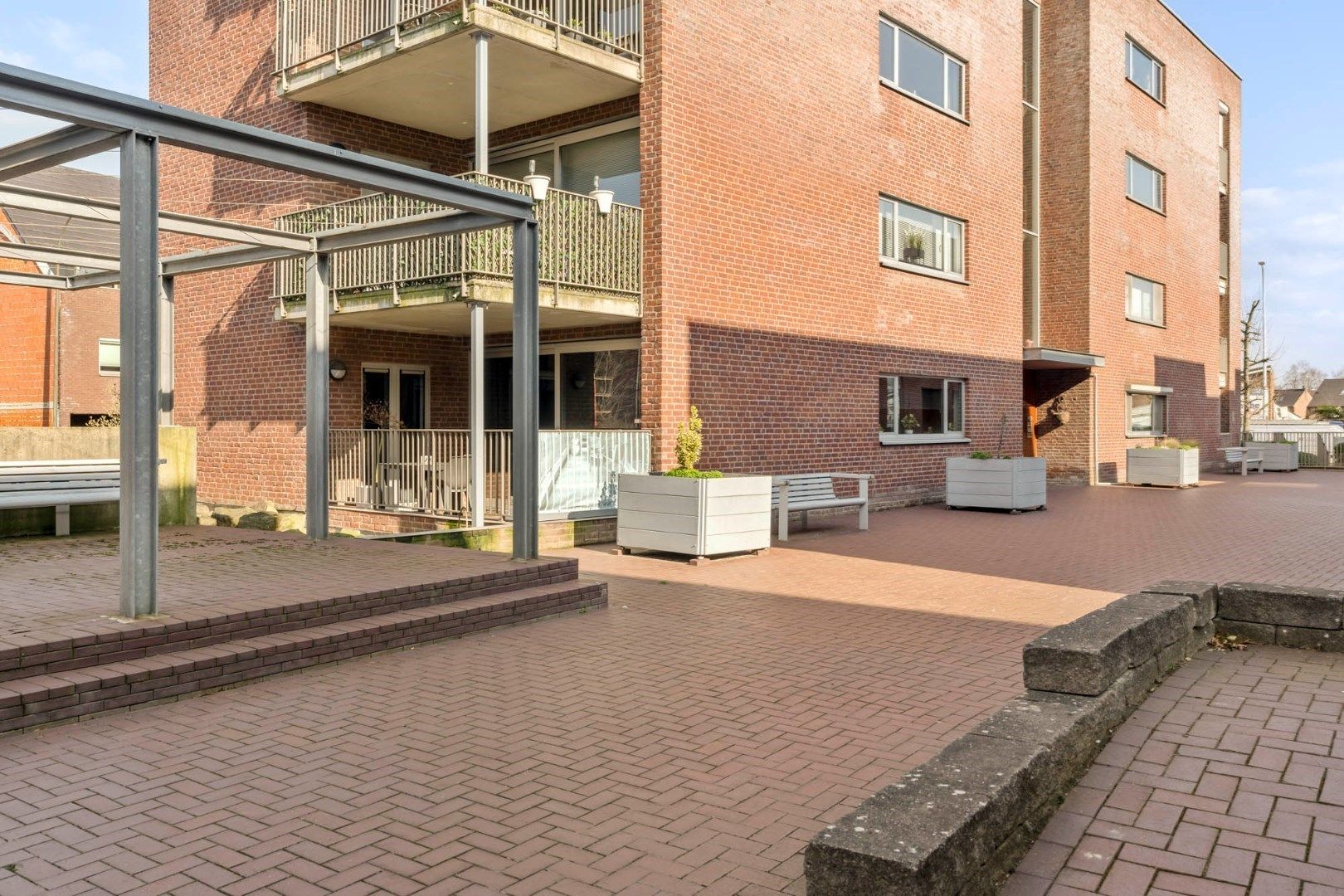 Gelijkvloers, instapklaar appartement gelegen op een rustig woonerf op een rustige locatie nabij het centrum van Maasmechelen!  foto 28