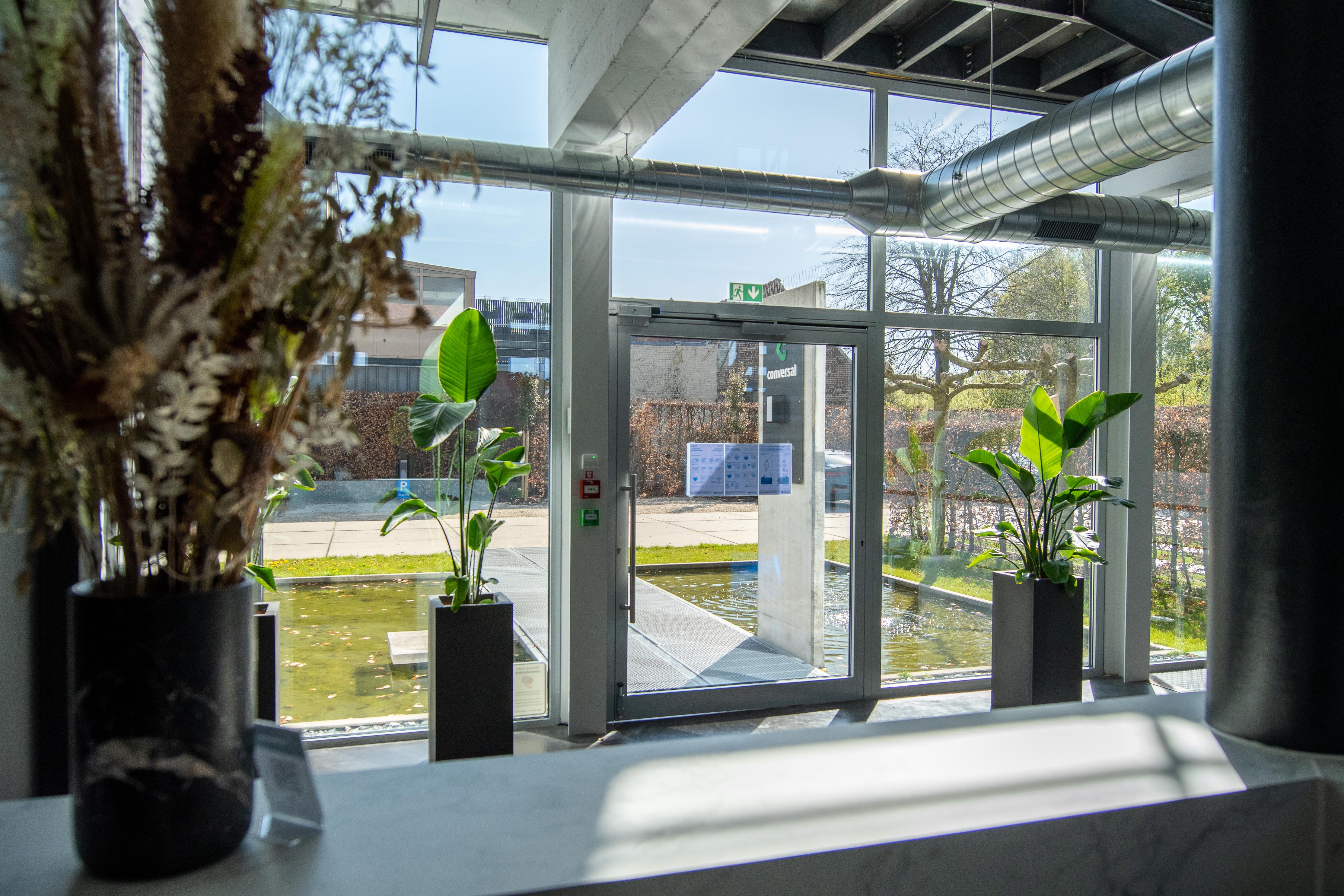 LUXE BEMEUBELDE KANTOREN MET PARKING foto 12