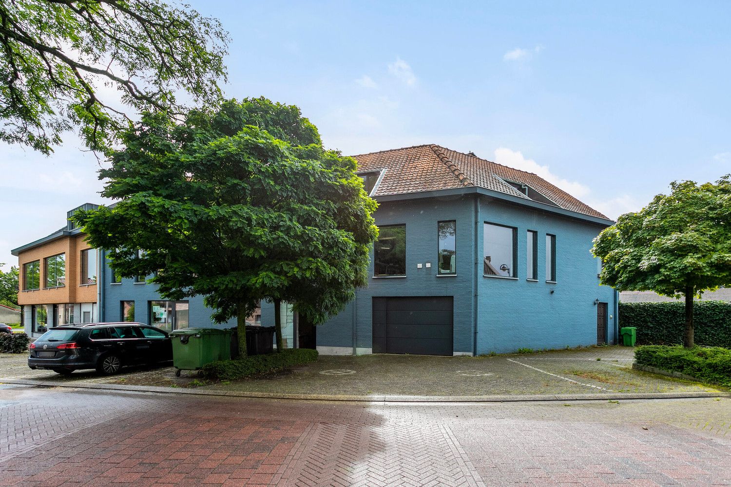 Te renoveren appartemtent met garage te koop! foto 4