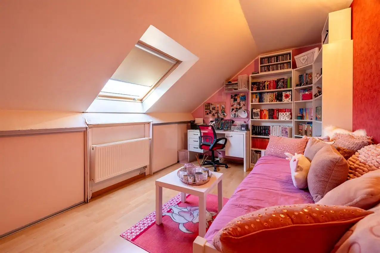 Gerenoveerde bel-etagewoning met 3 slk foto 22