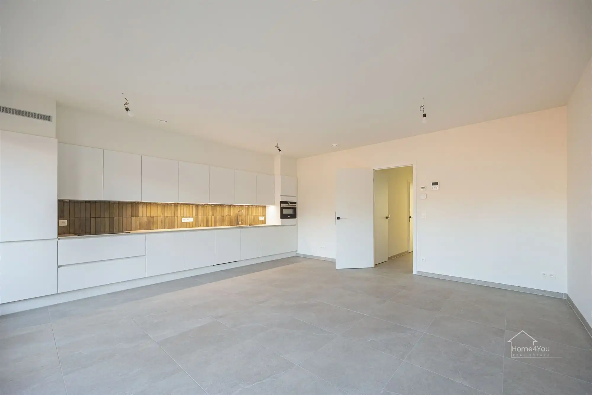 Prachtig BEN-label Appartement met autostaanplaats en terras foto 2