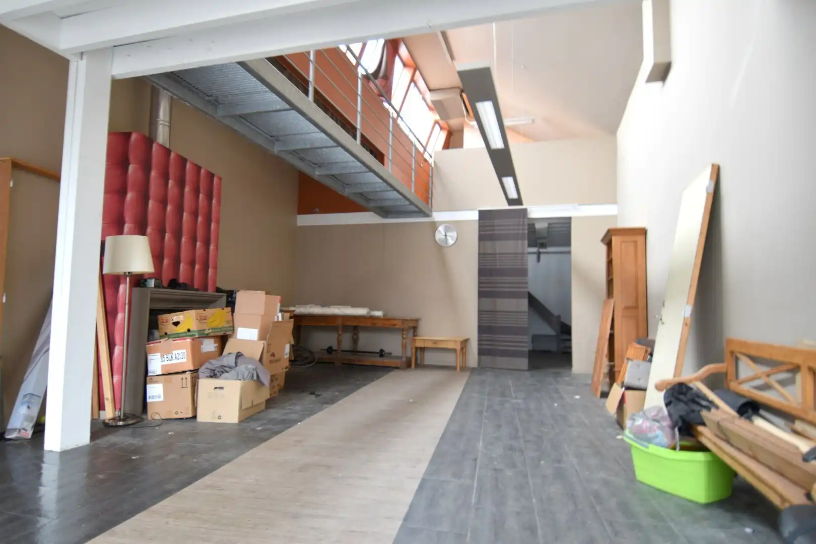 Te renoveren loods met burelen en toonzaal te Marke foto 6