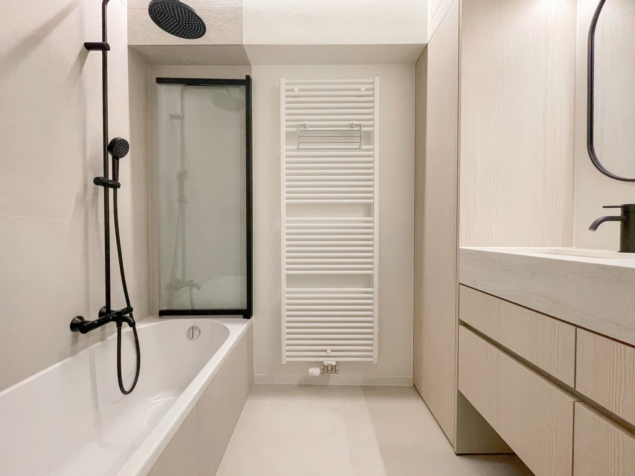 Stijlvol volledig gerenoveerd appartement met zijdelings zeezicht gelegen in het Zoute. foto 17