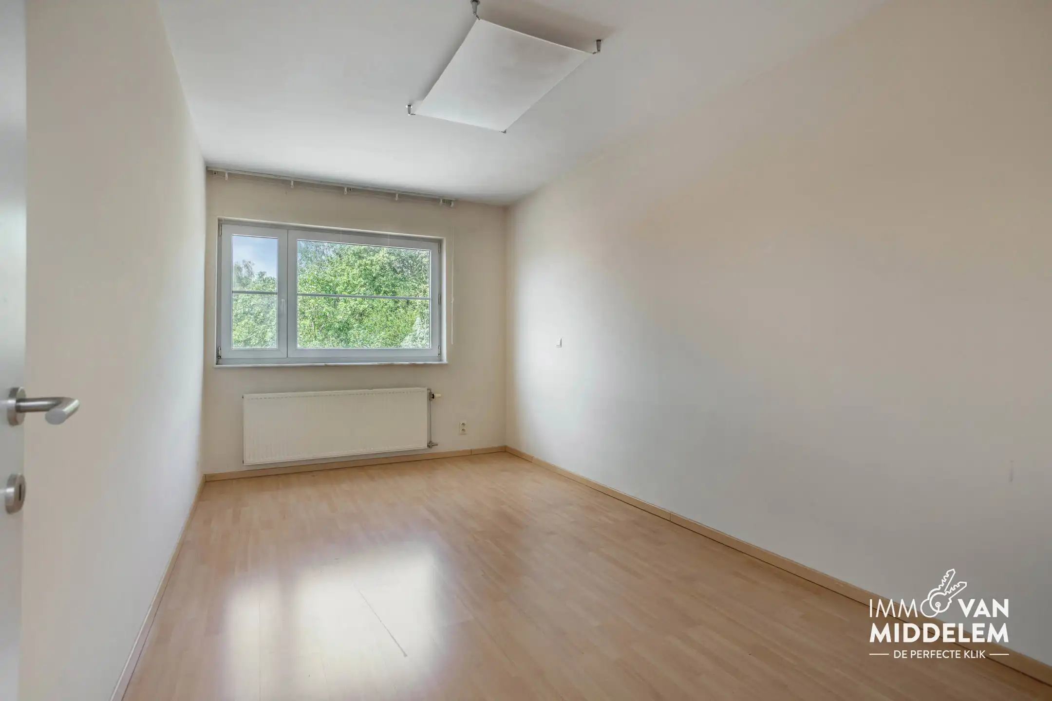 DUPLEXAPPARTEMENT MET 3 SLAAPKAMERS, GARAGE EN BERGING foto 9