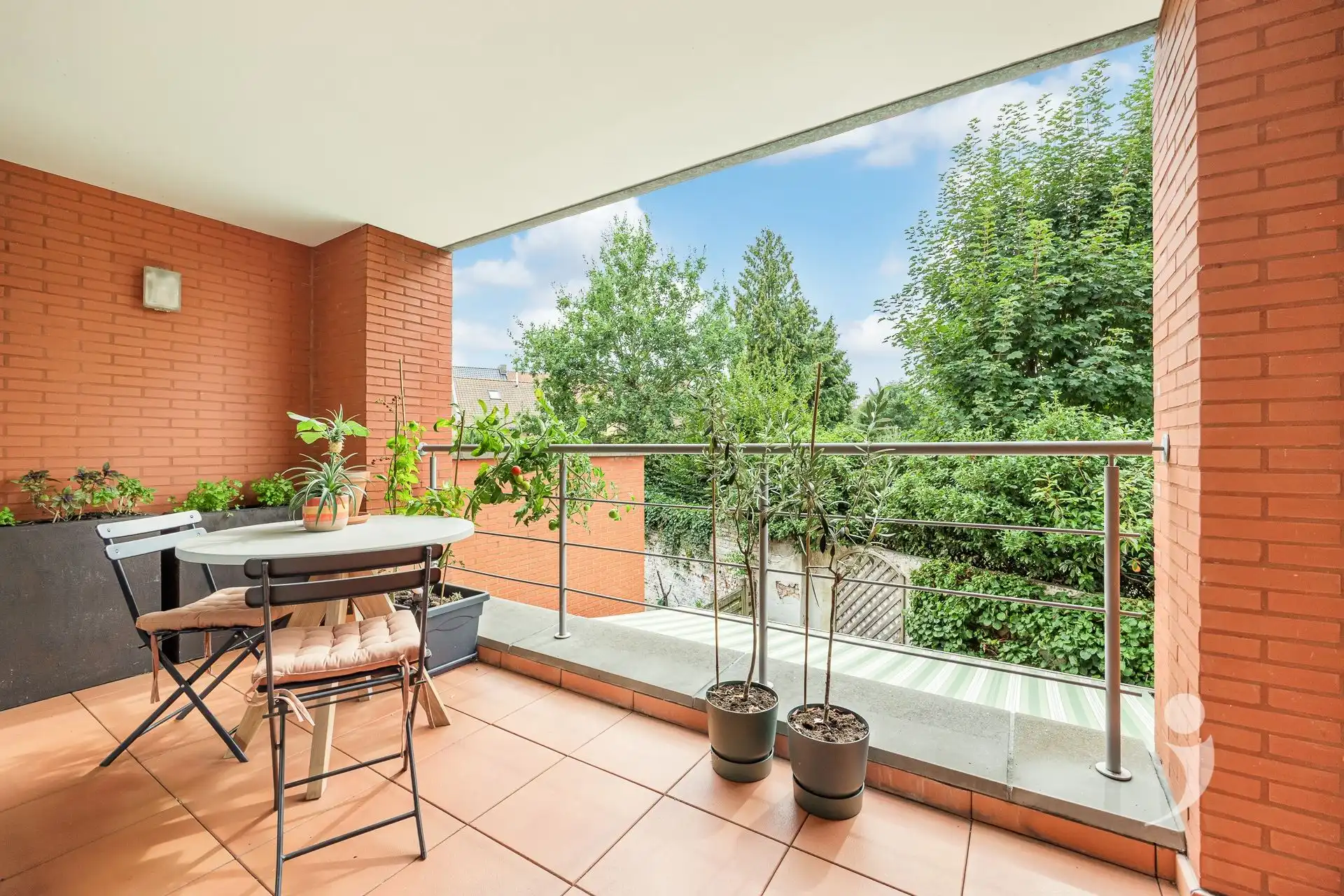 Ruim appartement met groot terras en 2 slaapkamers foto 10