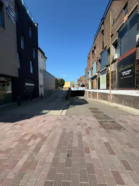 Appartement met 3 slaapkamers en autostaanplaats in hartje Genk foto 19