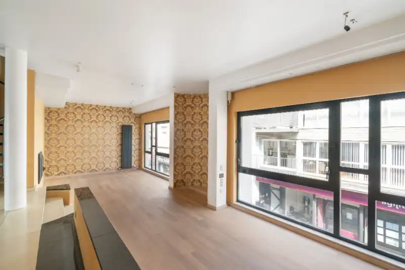 Handelspand 120m² + woonst (groot app) met privé lift! foto 7