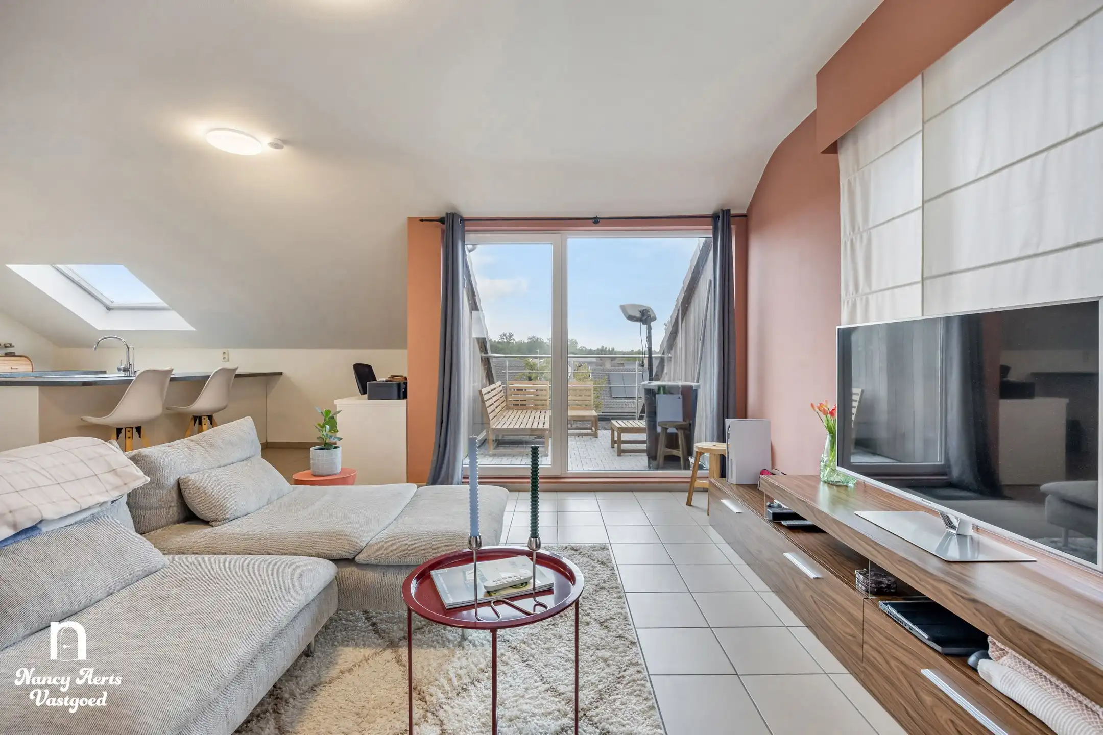 Comfortabel 1‑slaapkamerappartement met terras en parking foto 5
