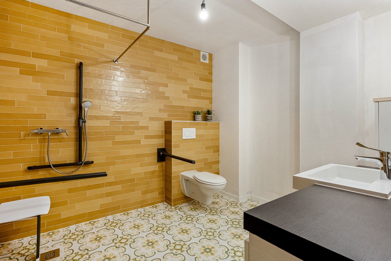 Gelijkvloers nieuwbouwappartement met parkeerplaats foto 11