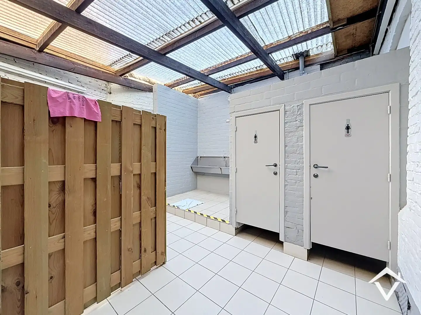 Hoekpand voor gemengd gebruik, vroeger gekend als café "De Vierweg" foto 17
