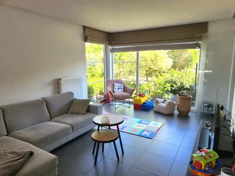 🏡 Moderne gezinswoning TE HUUR met tuin, garage en 3 slaapkamers op topligging in Waregem! foto 2