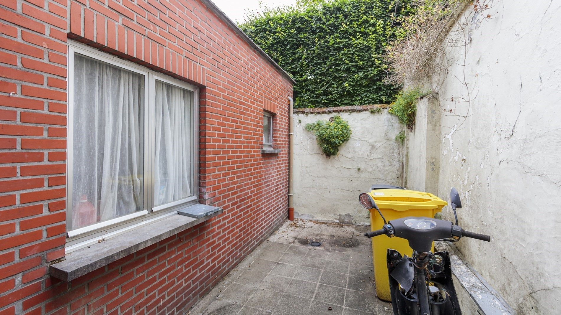 Twee te renoveren woningen in centrum Hoegaarden foto 6