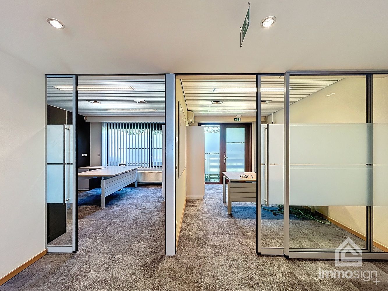 Gelijkvloerse kantoorruime van 243m² langs de Rijksweg foto 11
