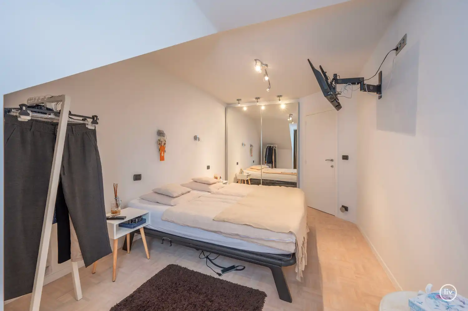 Ruime verzorgde bel-étage woning in het hartje van Oud-Knokke foto 24
