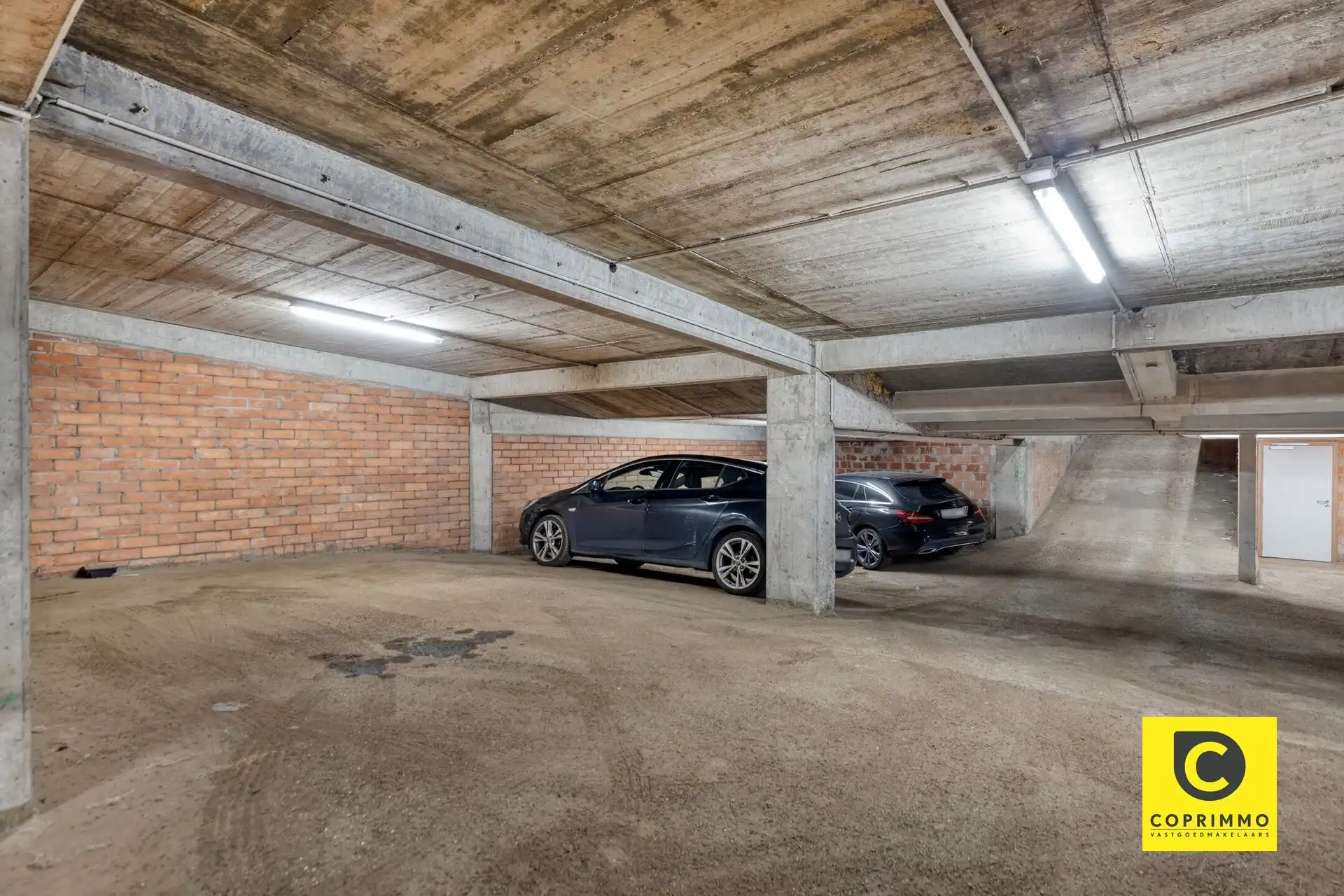 Instapklaar 1 à 2 slpk app op toplocatie! foto 10