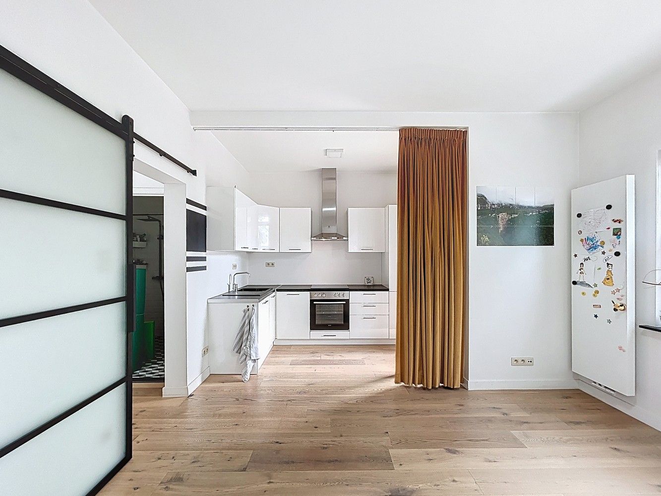 Lichtrijk appartement met terrasje in kleinschalig gebouw! foto 4