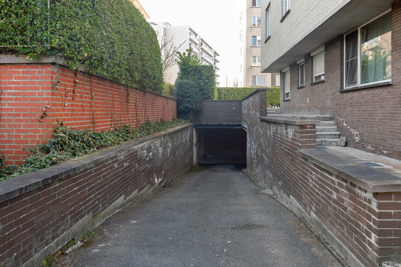 Zéér ruim appartement met open zichten, grote garage en drie slaapkamers te Sint-Andries. foto 19