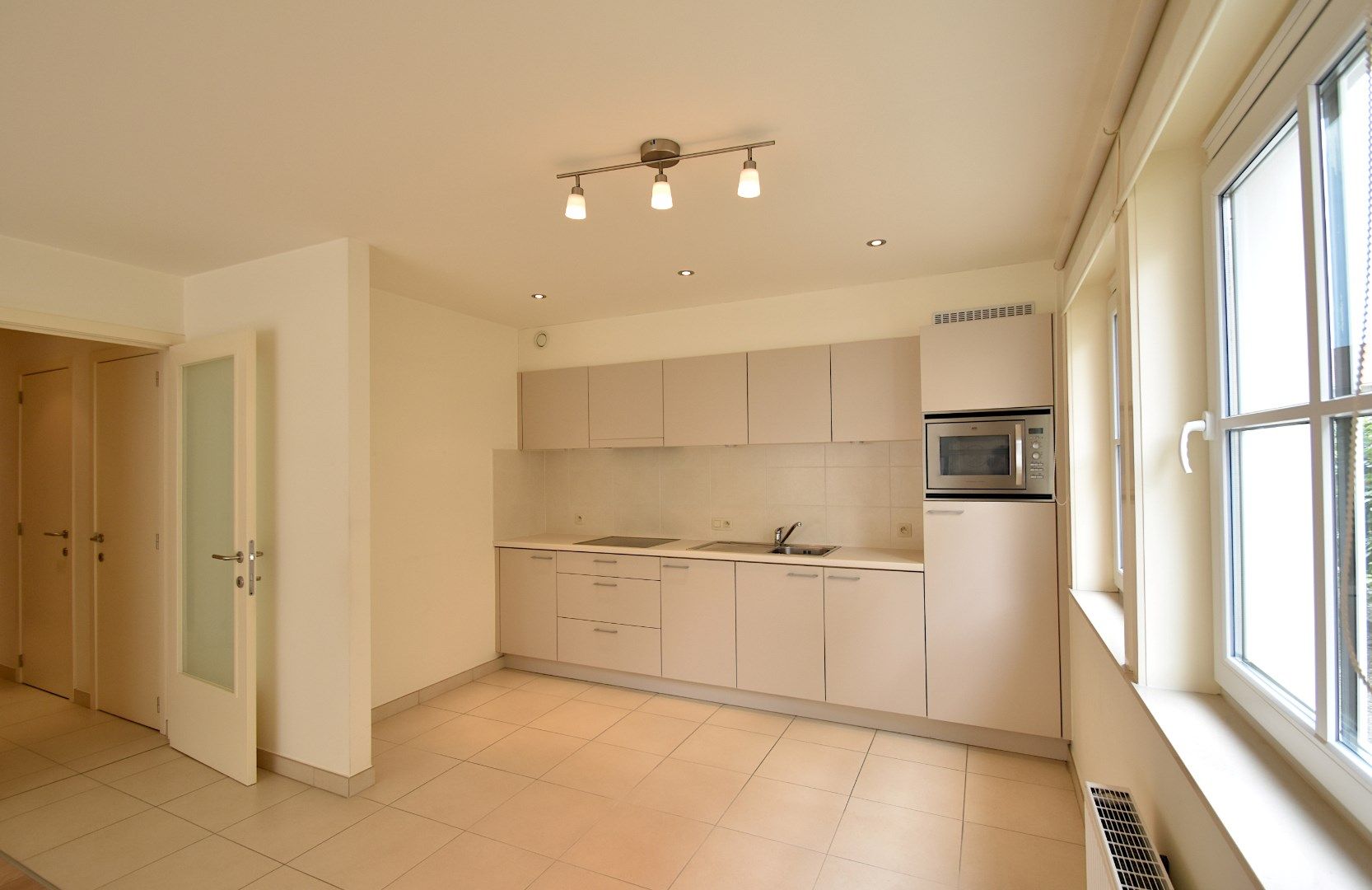 Instapklaar gelijkvloers appartement in het hart van De Haan foto 7