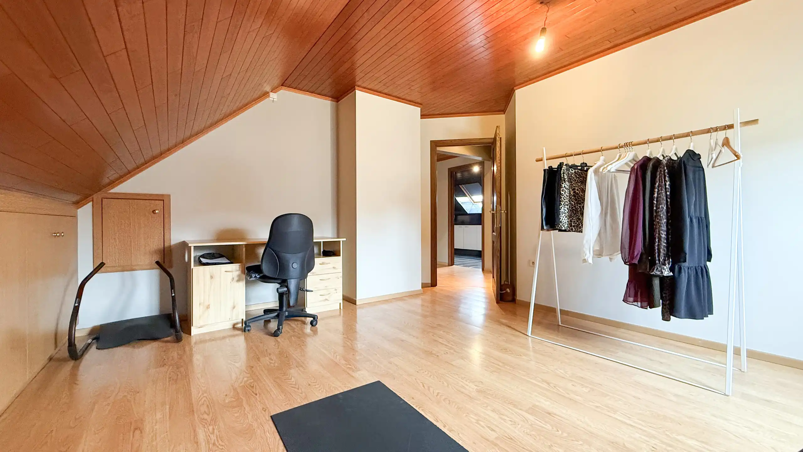 Charmante woning met 5 slpks en veel ruimte te Eversel! foto 34