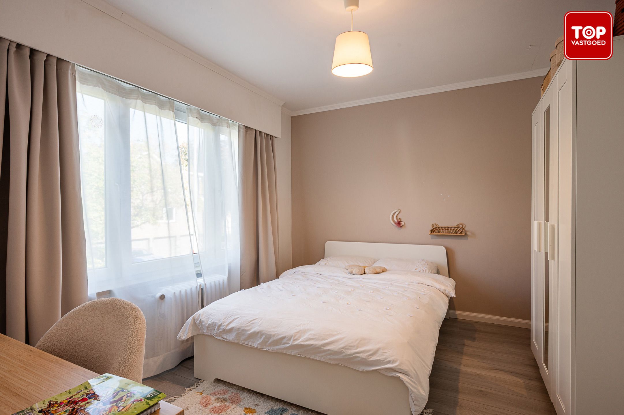 Instapklare halfopen bebouwing met drie slaapkamers foto 13