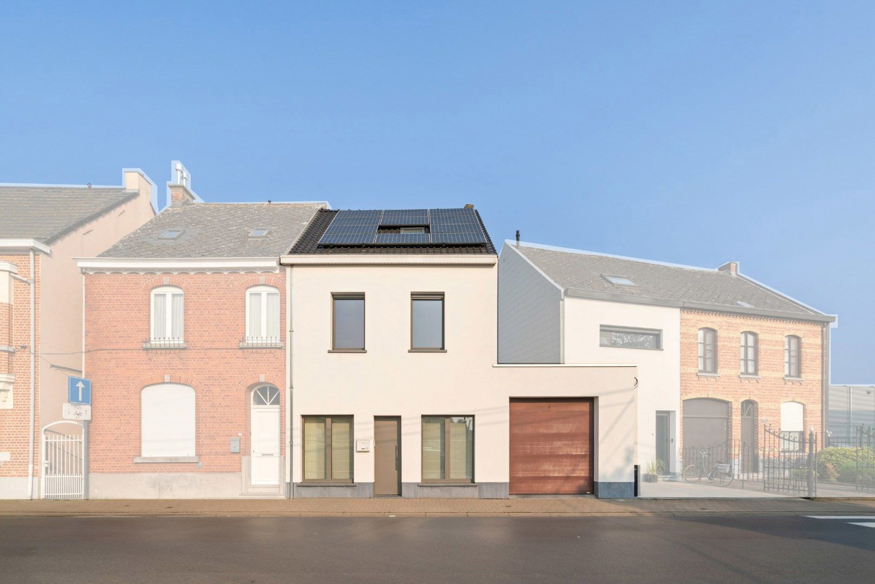 Instapklare woning met tuin en garage in centrum Lede! foto {{pictureIndex}}