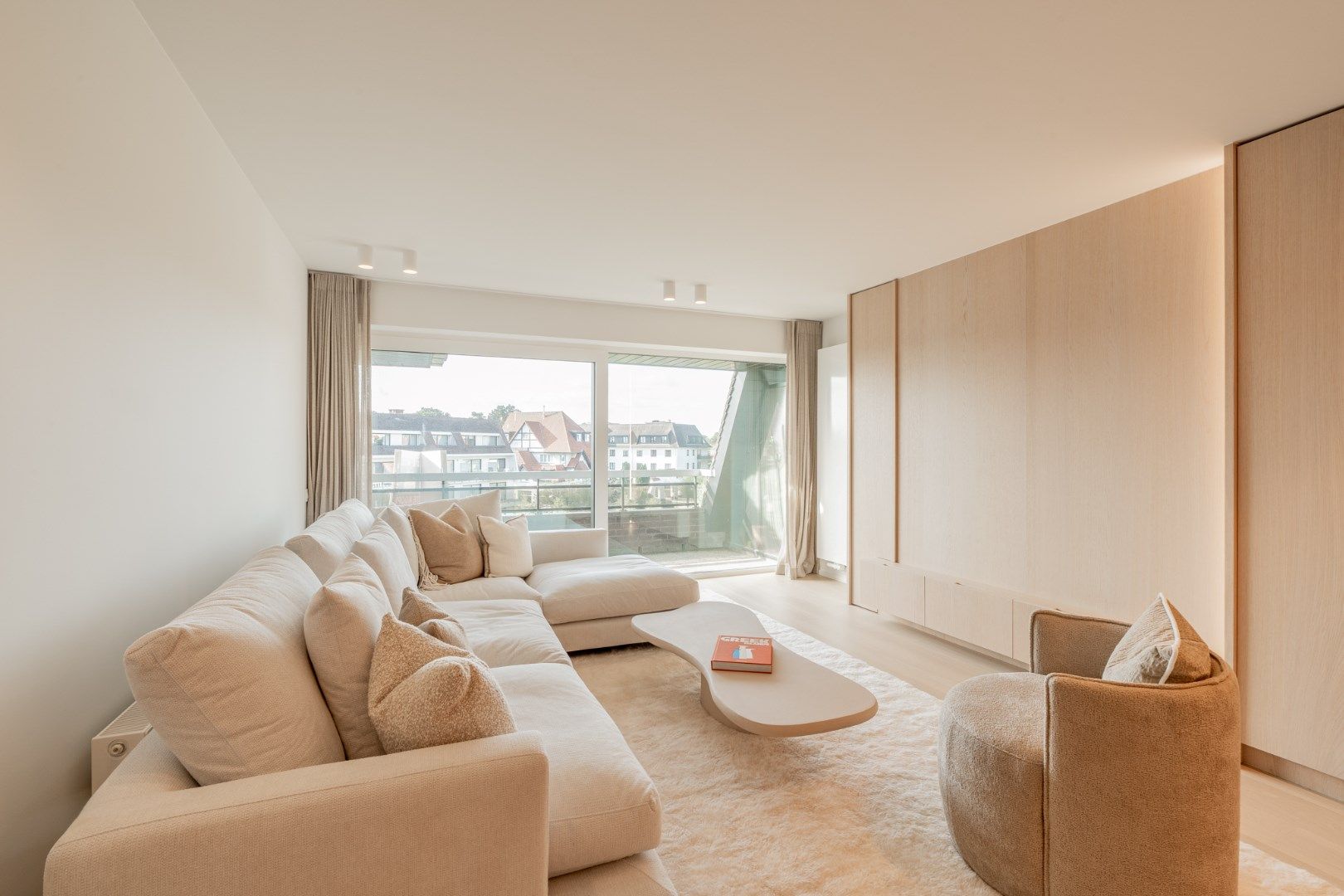 Luxueus gerenoveerde penthouse met groot zonneterras op wandelafstand van het Albertplein foto 2