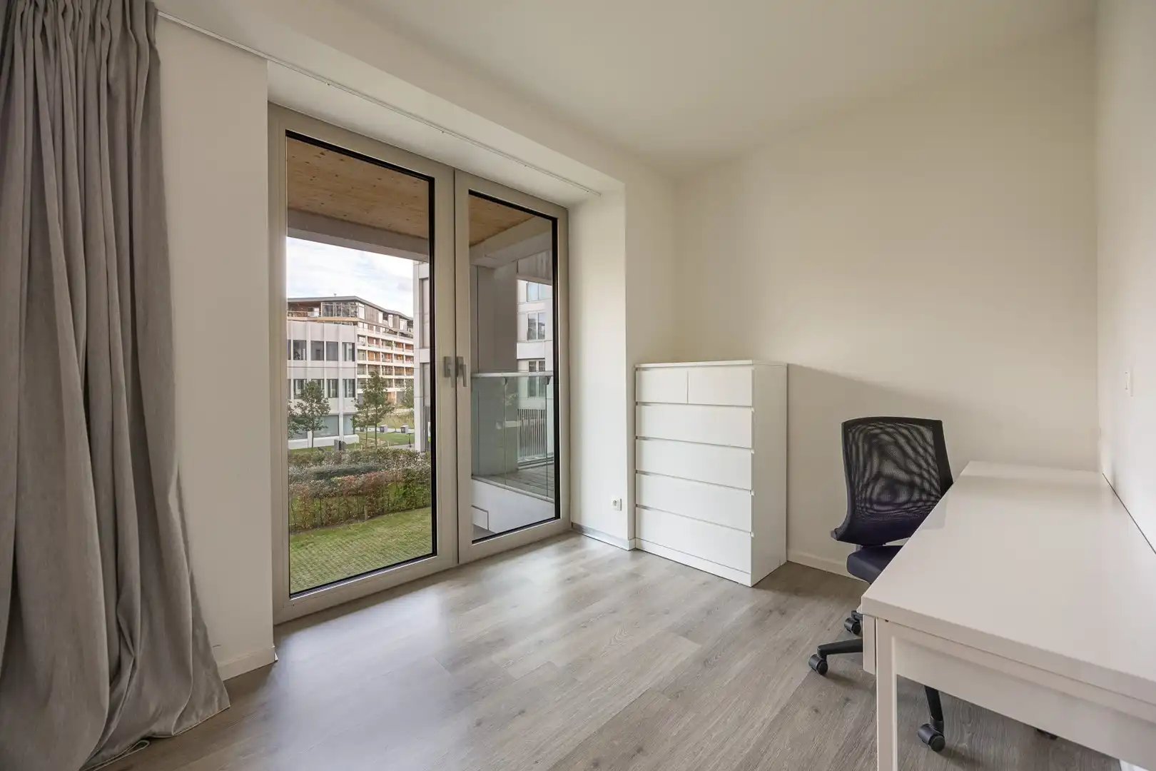 Bemeubeld appartement met drie slaapkamers en twee terrassen in Zuiderzicht foto 8