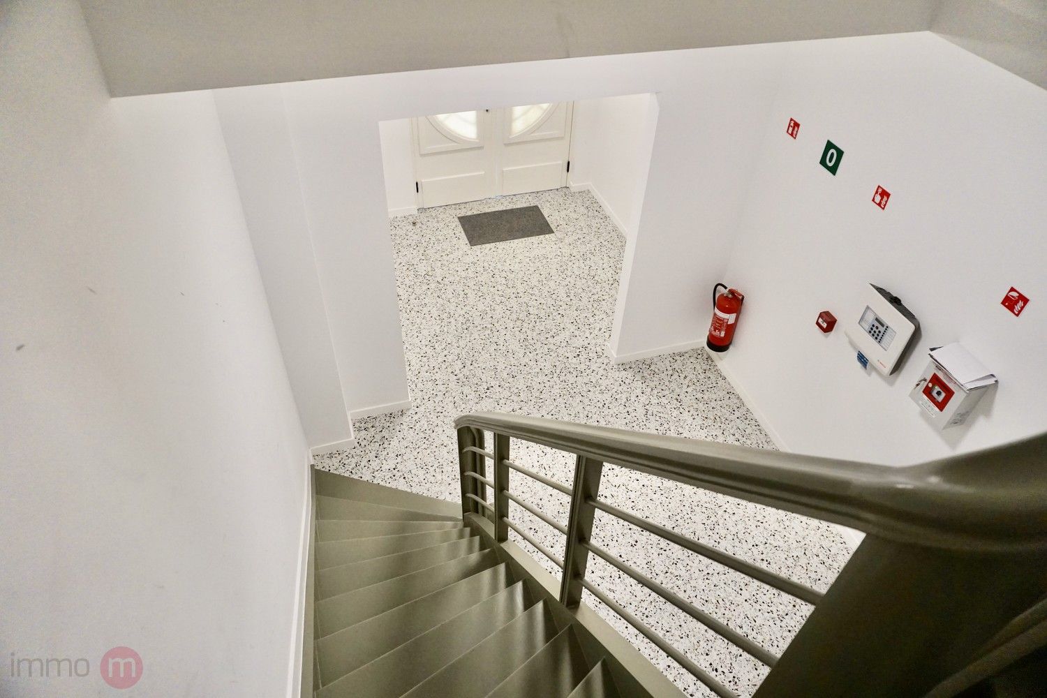 Volledig vernieuwde, gemeubelde studio te huur – Leuven foto 3