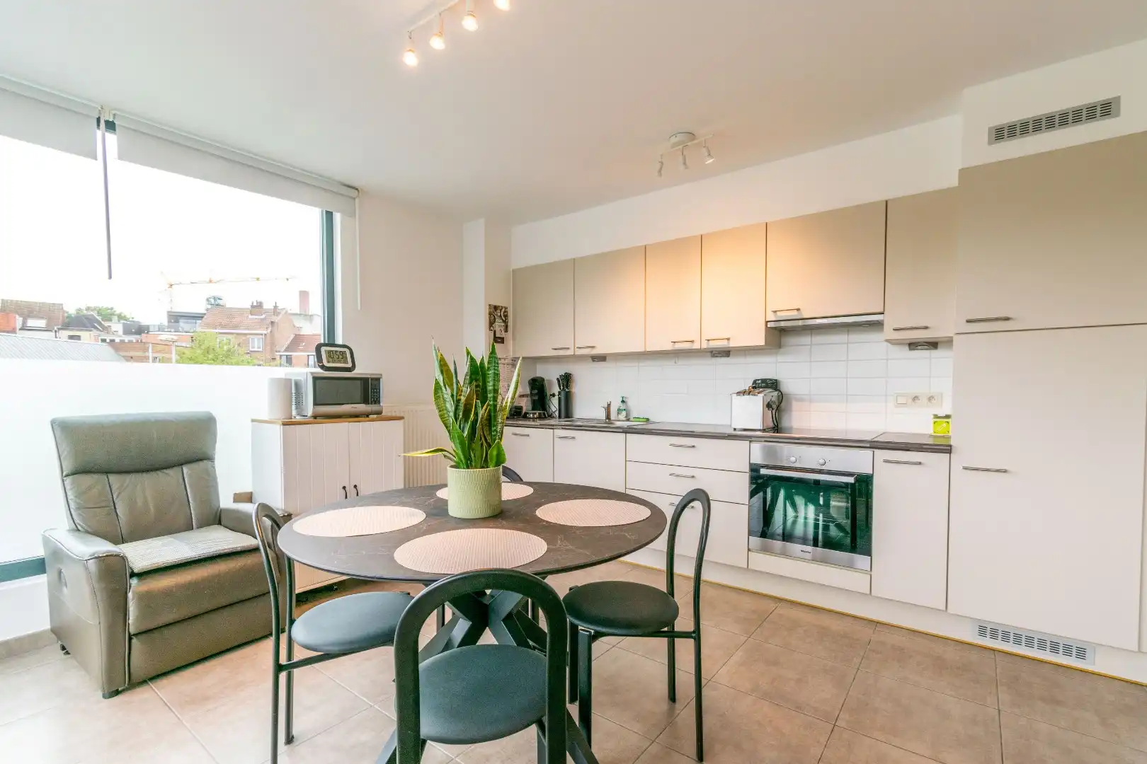 Een aangenaam, recent appartement te Halle! foto 8