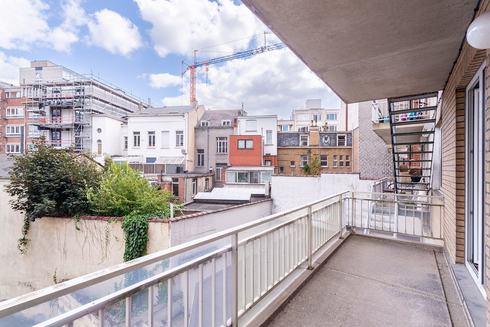 Uiterst ruim vierslaapkamer appartement tussen het Stadspark en de Theaterbuurt!  foto 19