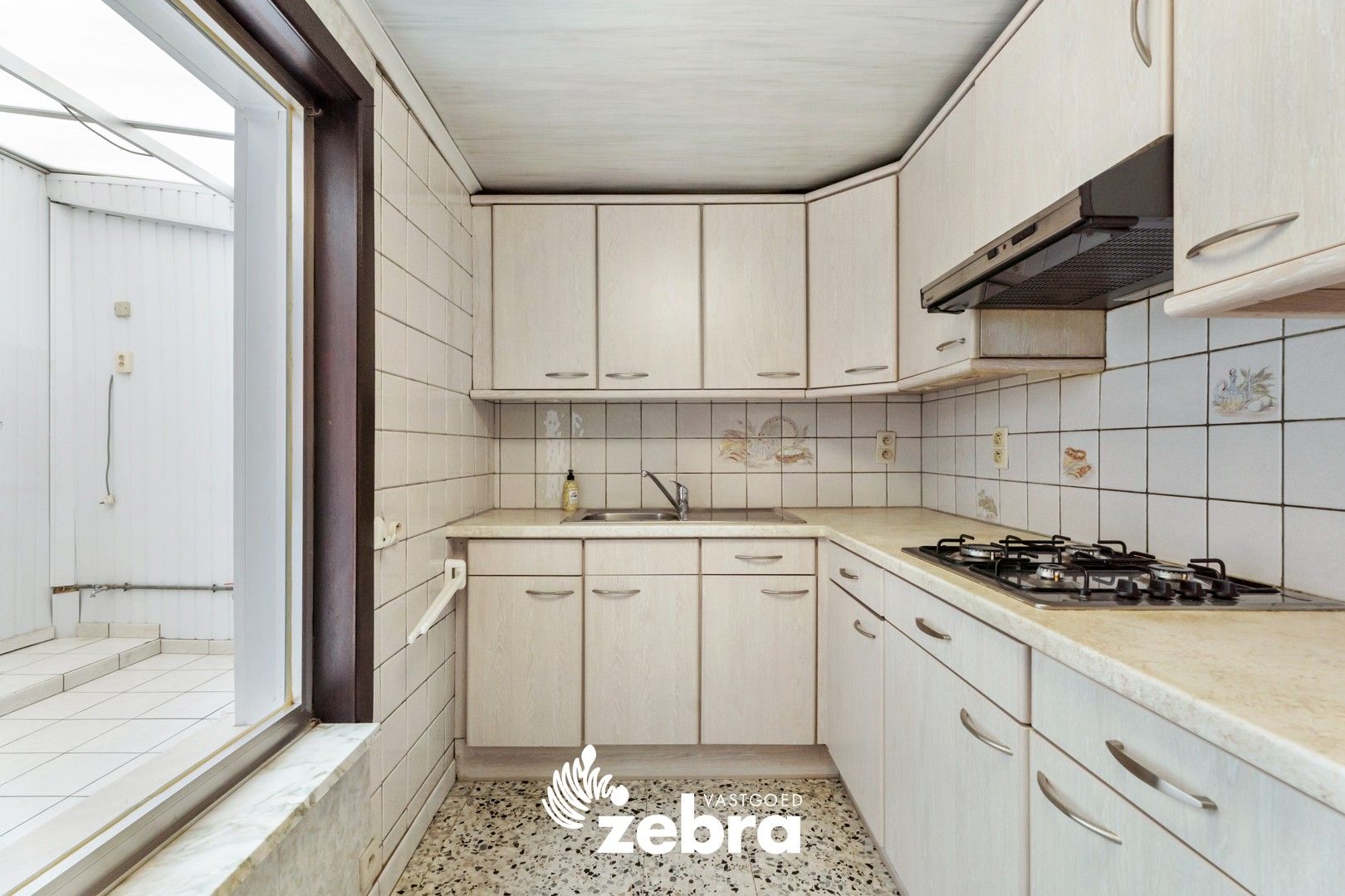 Gunstig gelegen woning met veel potentieel te Roeselare! foto 8