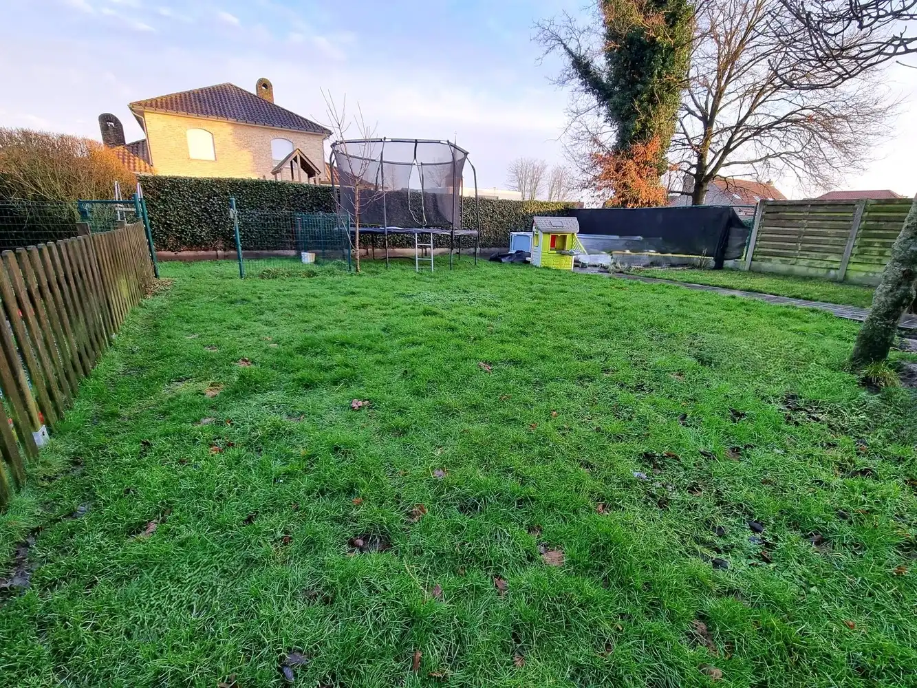 Vrijstaande woning gelegen in een zeer rustige straat met 4 ruime slaapkamers foto 11