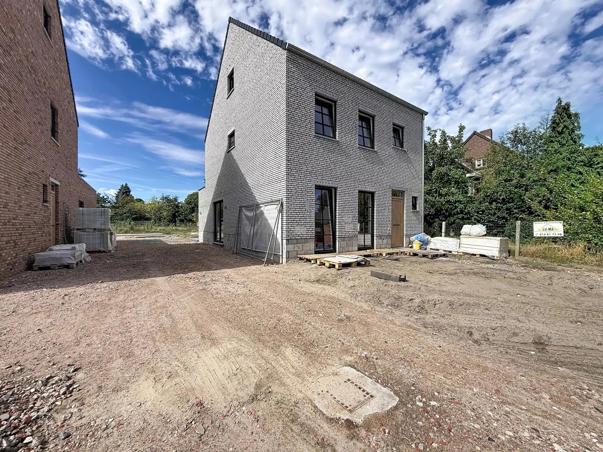 Moderne halfopen nieuwbouwwoning op een topligging nabij het centrum van Lommel. foto 35