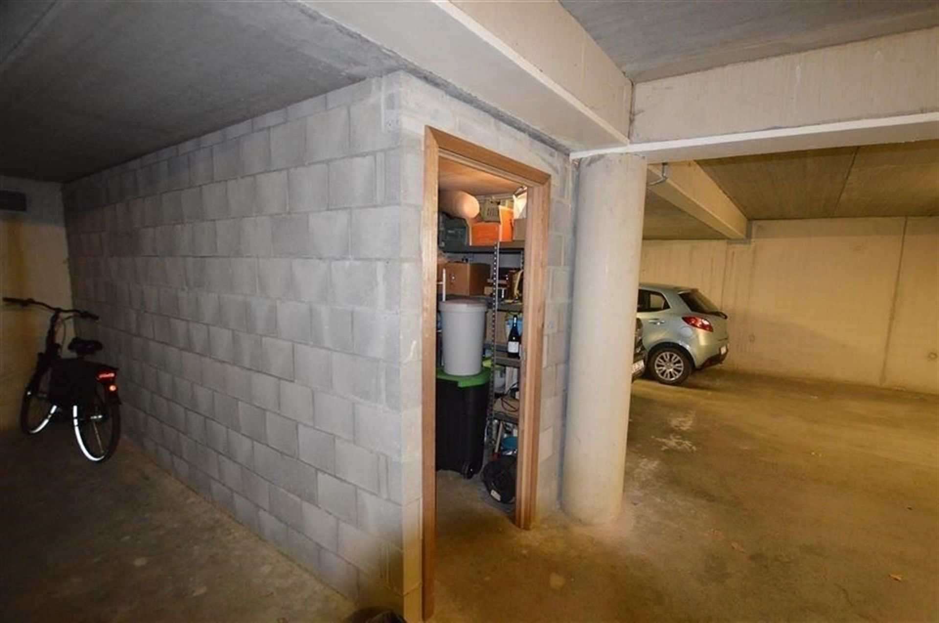 Appartement met zwembad op topligging  foto 14