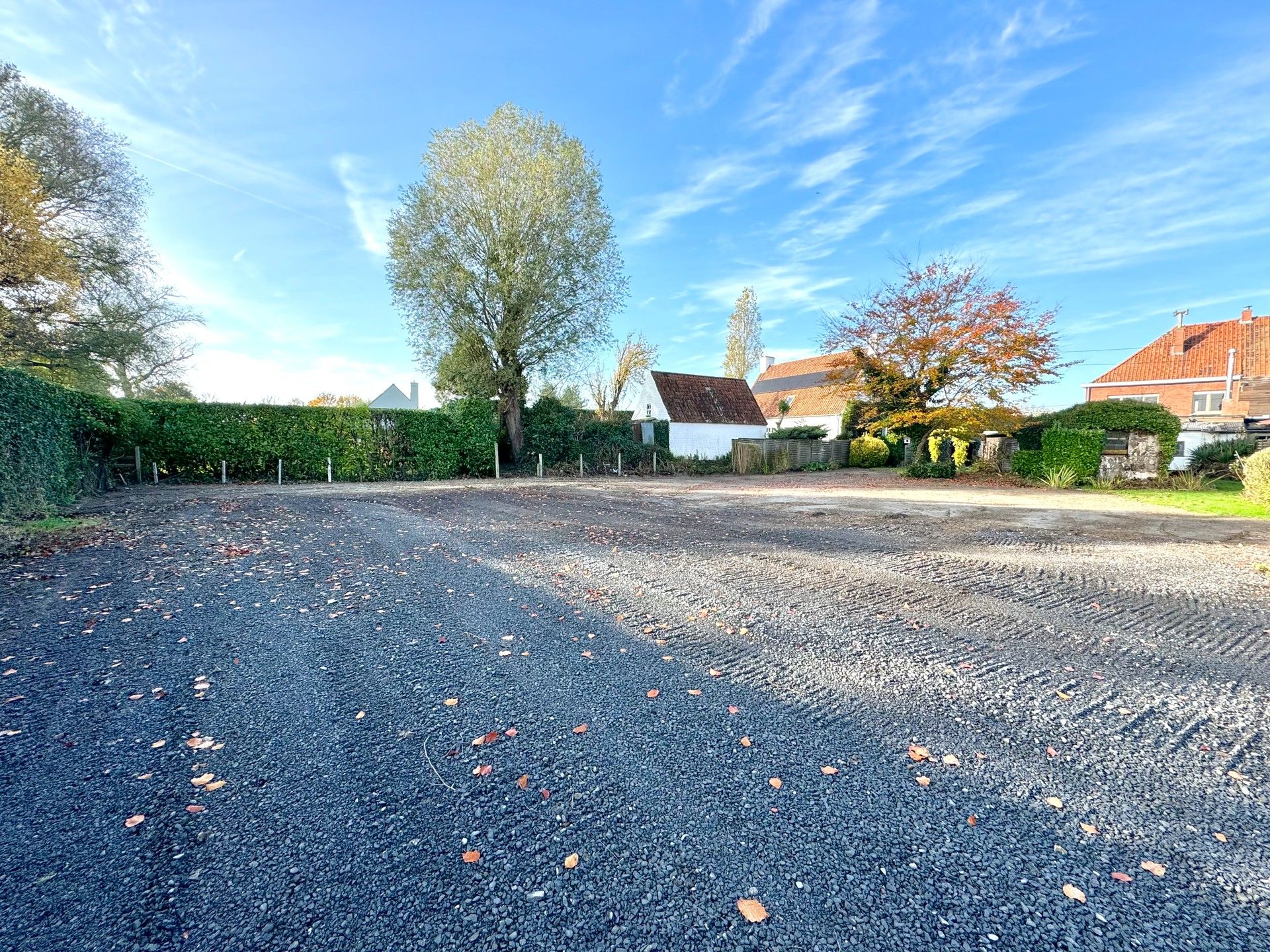 Ruime halfopen bebouwing op rustige locatie op 1.196 m² foto 7