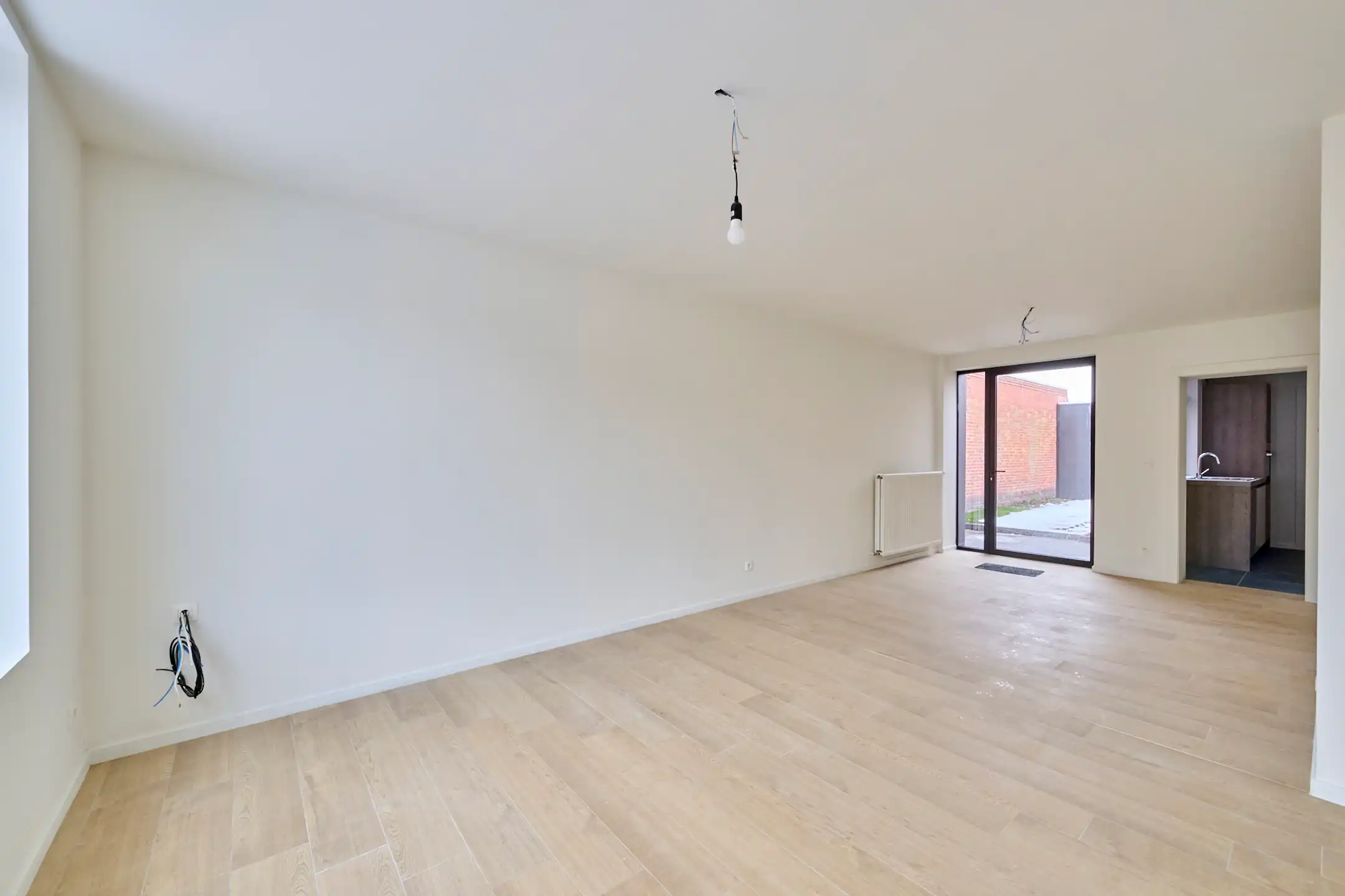 RUIME GERENOVEERDE WONING  foto 2