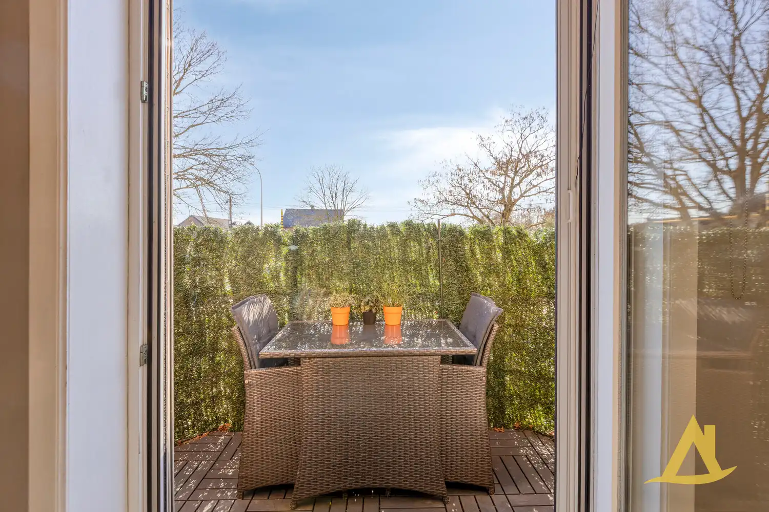 ZEER RUIM APPARTEMENT MET STUDIO EN 2 AUTOSTAANPLAATSEN TE DIEST! foto 10