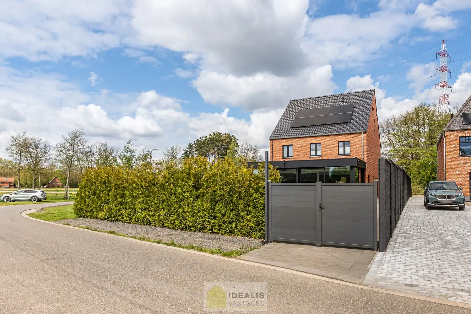 EEN BIJZONDER RIANTE WONING VAN MAAR LIEFST 302M² WOONOPPERVLAKTE OP EEN KNAP PERCEEL VAN 5A 90CA. foto 11