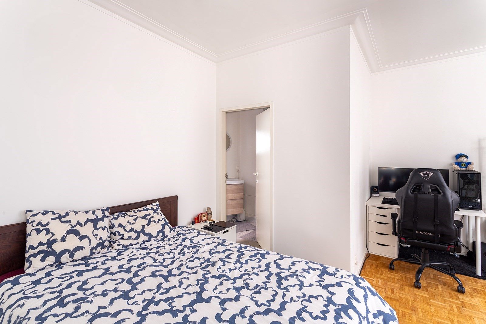 2 gerenoveerde studio's op top locatie foto 4