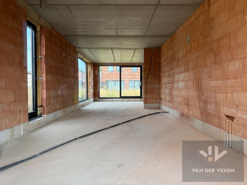 Rustig en centraal gelegen half open BEN-woning met 3 slaapkamers foto 2