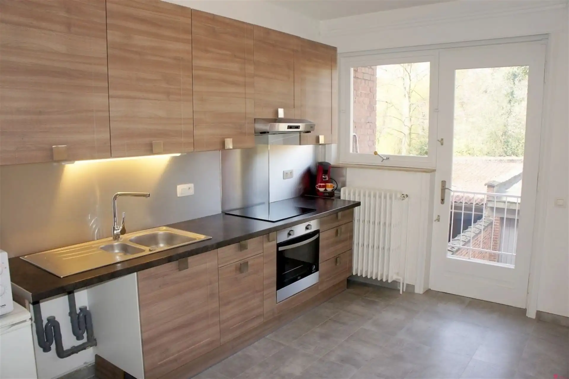 Ruim appartement in residentiële straat foto 5