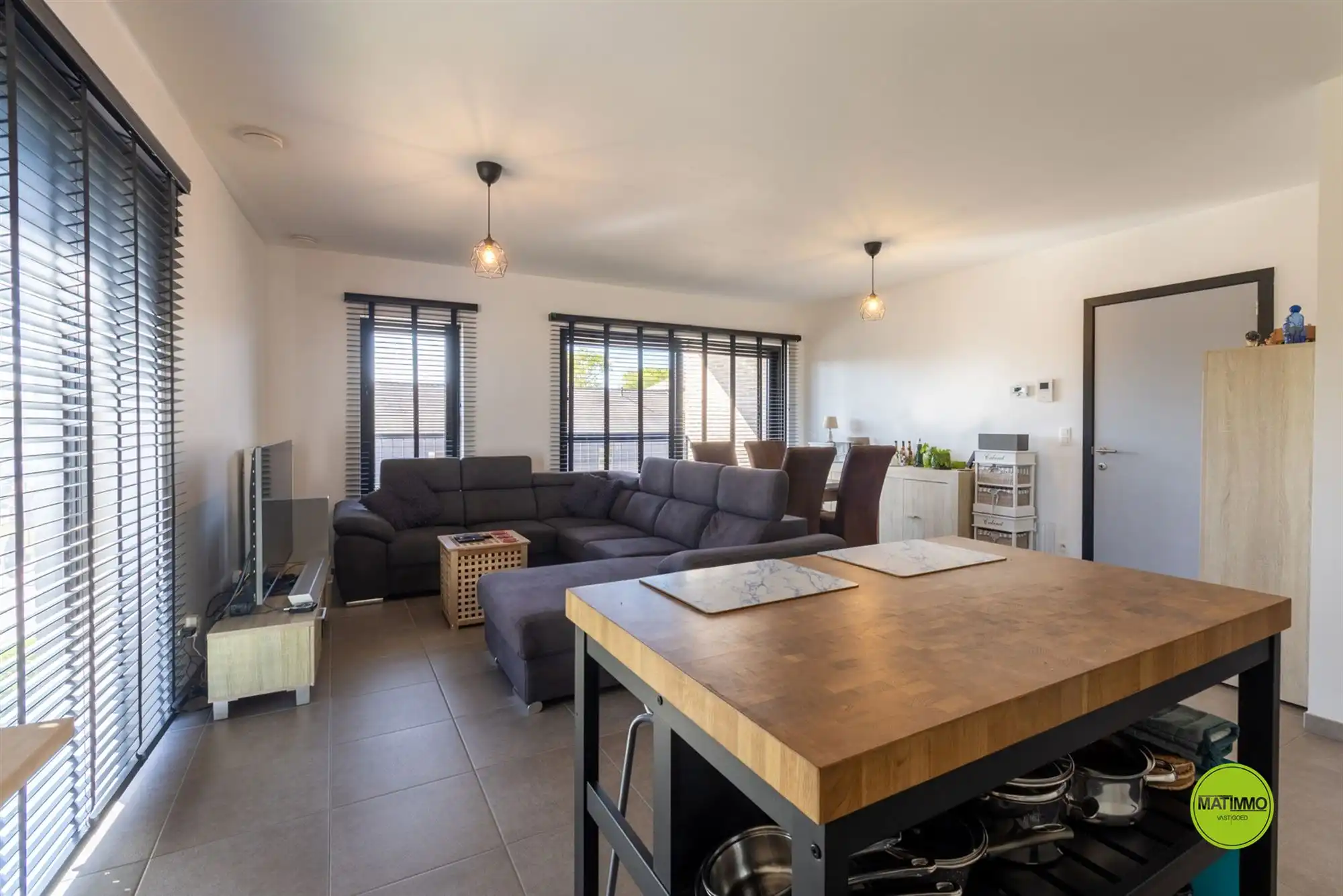 Centraal gelegen, energiezuinig appartement te Lommel foto 4