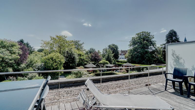 Ruim 3 slaapkamer duplex-appartement van 130m² met terras op zuid-oosten, ondergrondse staanplaats en kelder foto 2