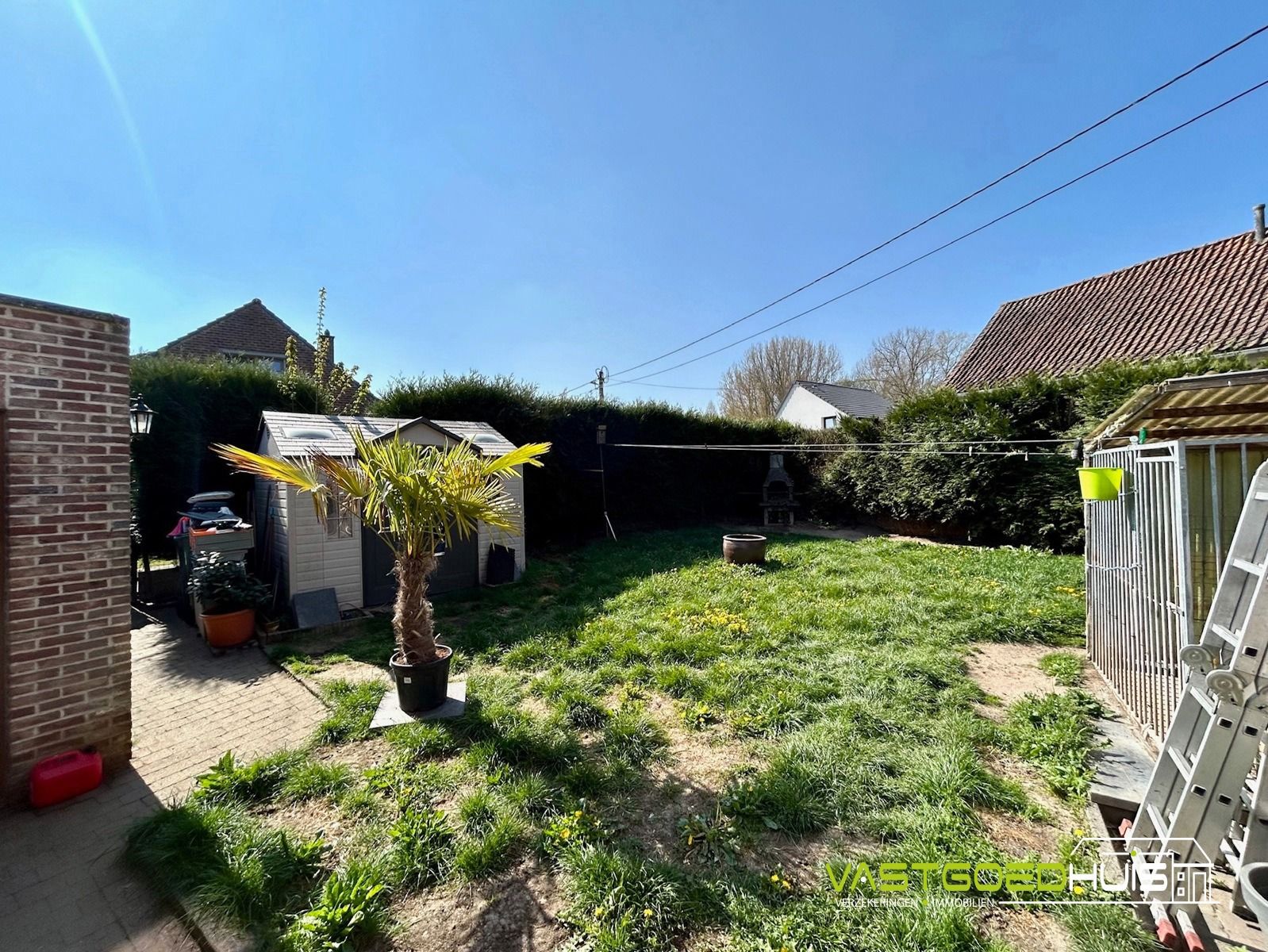 Halfopen gezinswoning met garage en tuin foto 21